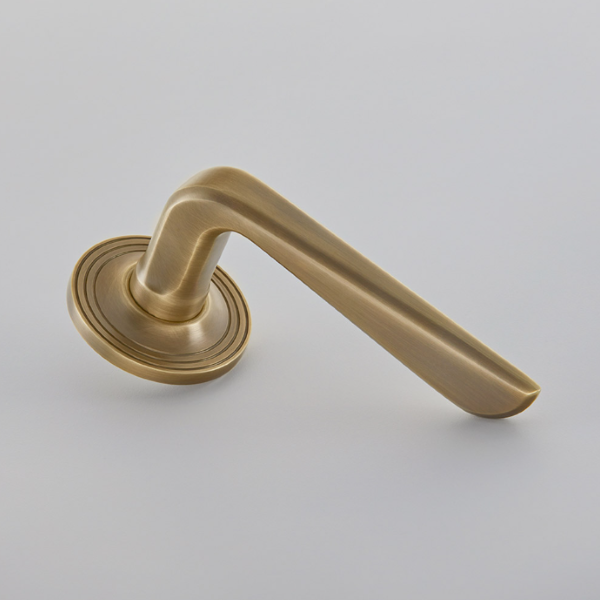 7220COV57C Celeste Door Handle on Reeded Covered Rose